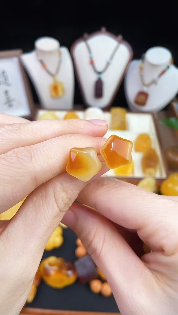 琥珀未镶嵌珠宝奇石柒月