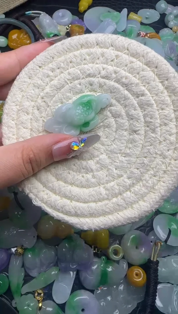 翡翠未镶嵌颈饰天然缅甸翡翠吊坠