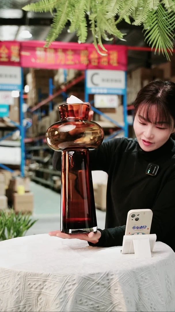 40 焦糖色束口高款玻璃花瓶