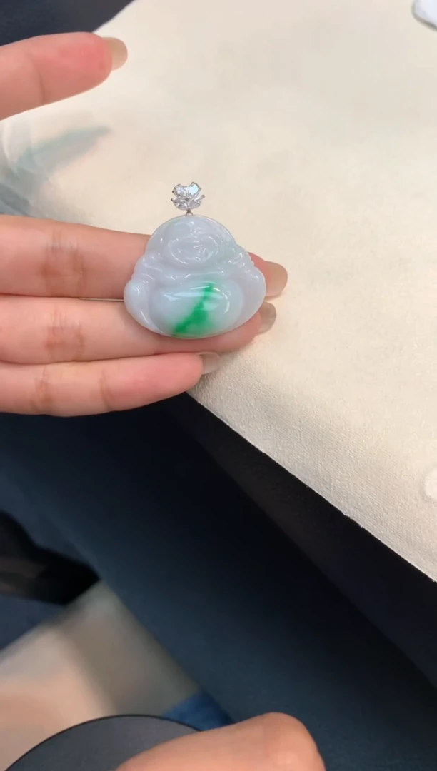 颈饰18K金镶嵌翡翠1