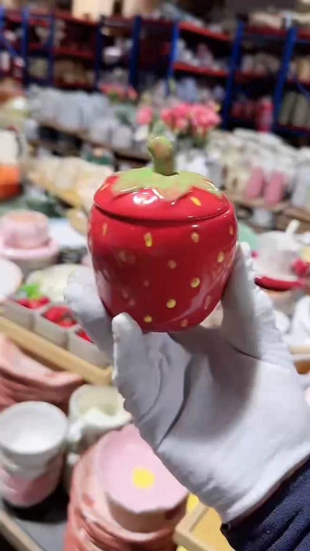 陶瓷草莓罐子微瑕 凑满20元包邮