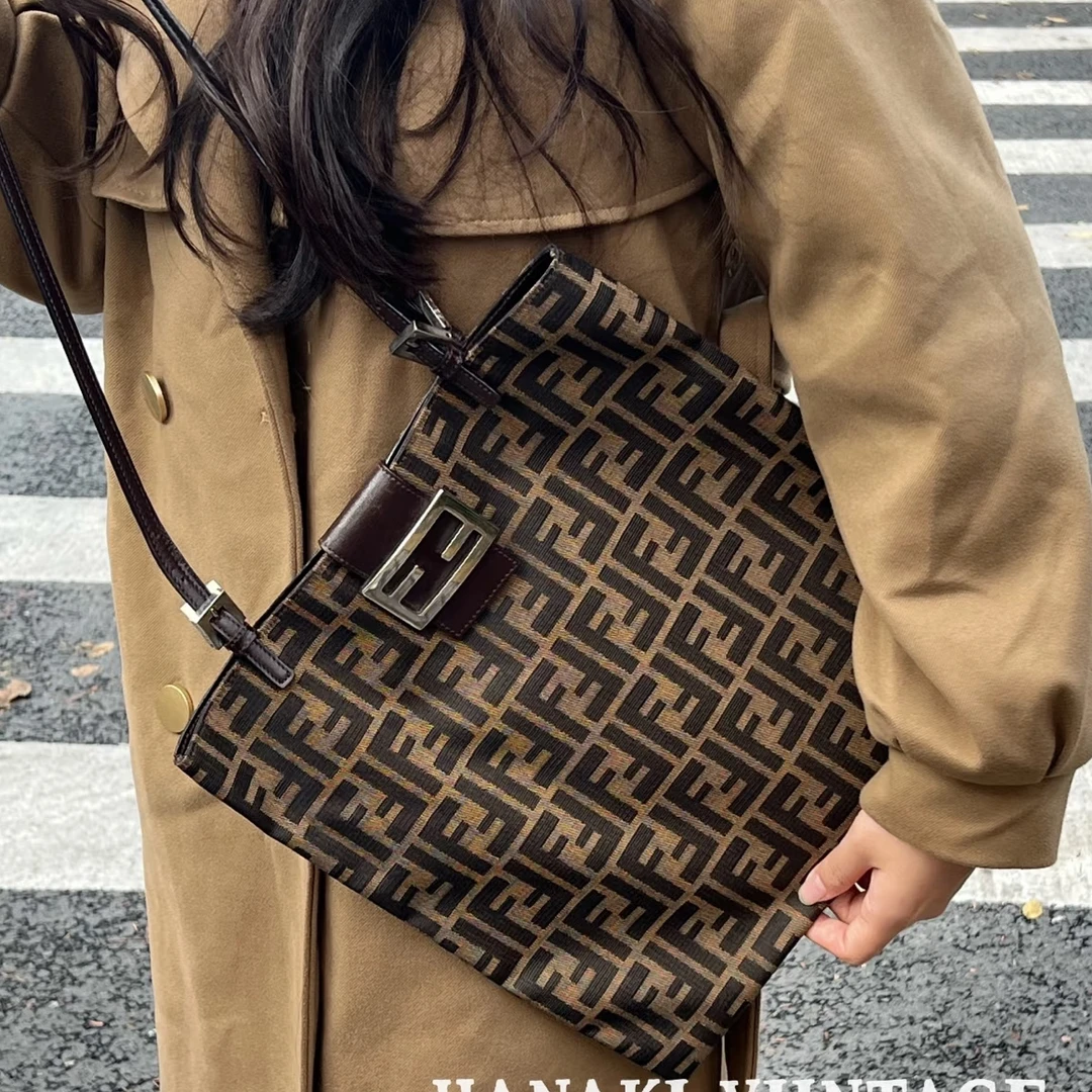 95新 FENDI/芬迪 花花老花 帆布 中古 FF logo 竖版手提琴谱包