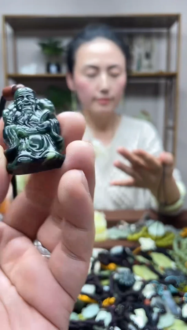 未镶嵌岫玉吊坠·