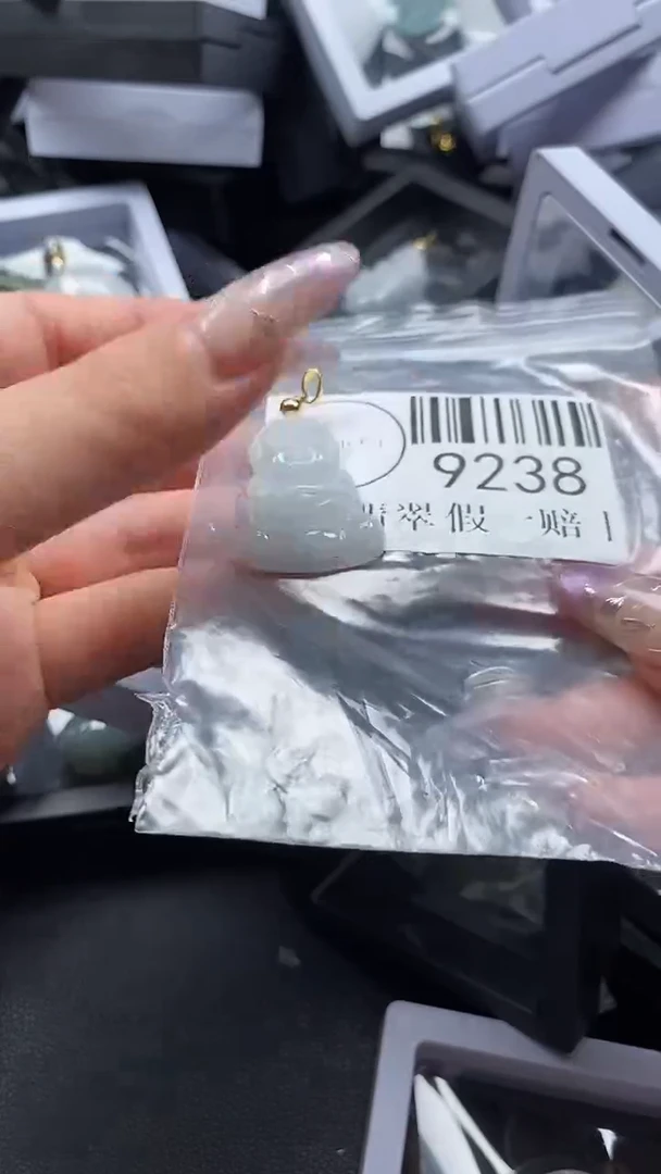 吊坠(不含链)未镶嵌翡翠9238