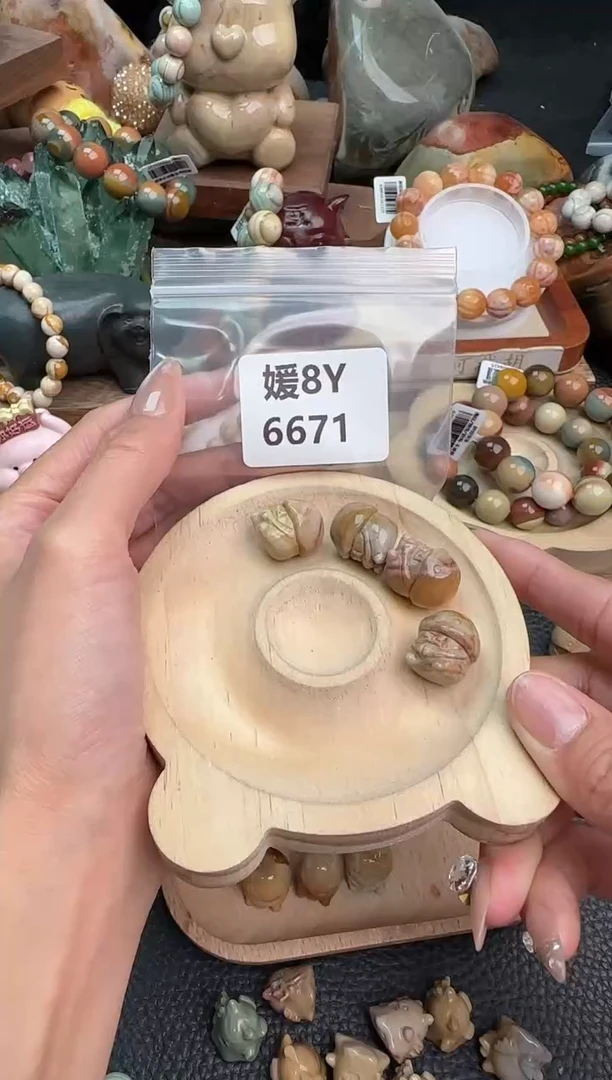 【闪购商品】石英质玉手链未镶嵌8Y6671