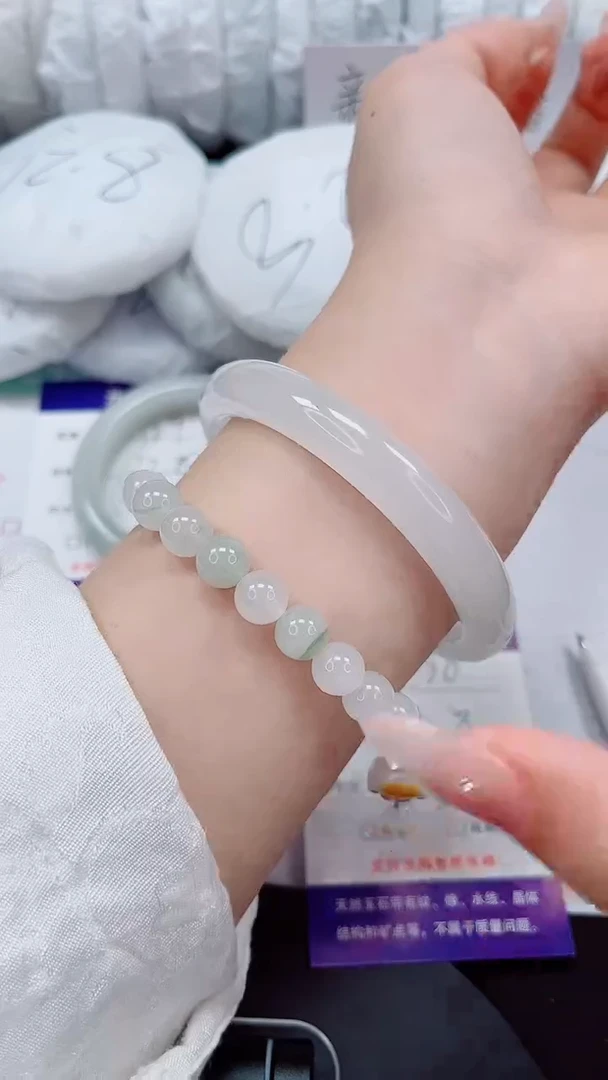 石英质玉手镯未镶嵌130-60/61