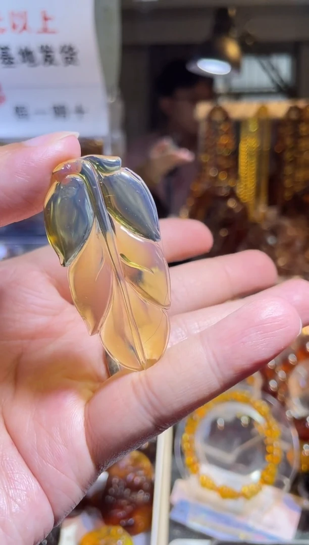 未镶嵌琥珀裸石金蓝叶子