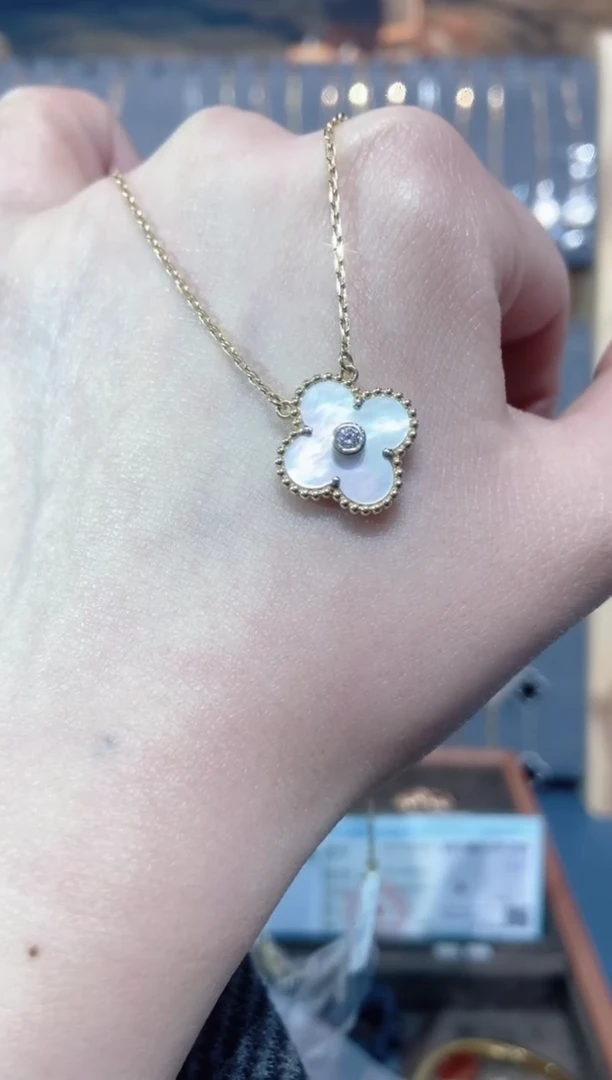 套链18K金镶嵌钻石钻石K黄单钻白草