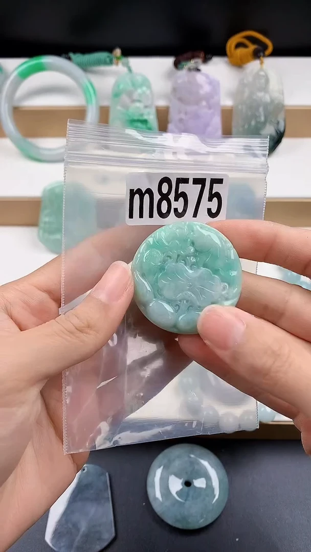 颈饰未镶嵌翡翠天然翡翠吊坠挂件