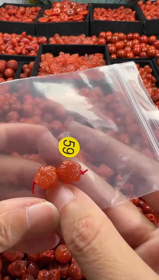 颈饰未镶嵌南红玛瑙1