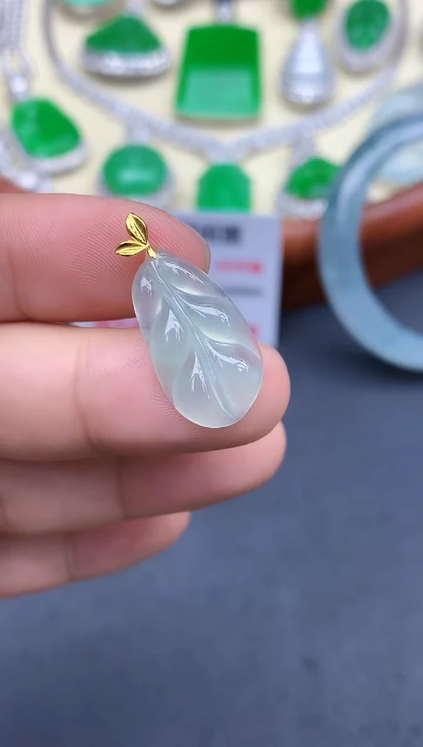 颈饰18K金镶嵌翡翠187-中国好珍宝