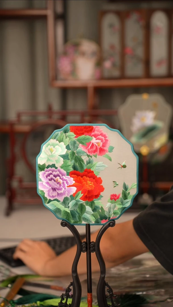 扇子苏绣作品手工扇子