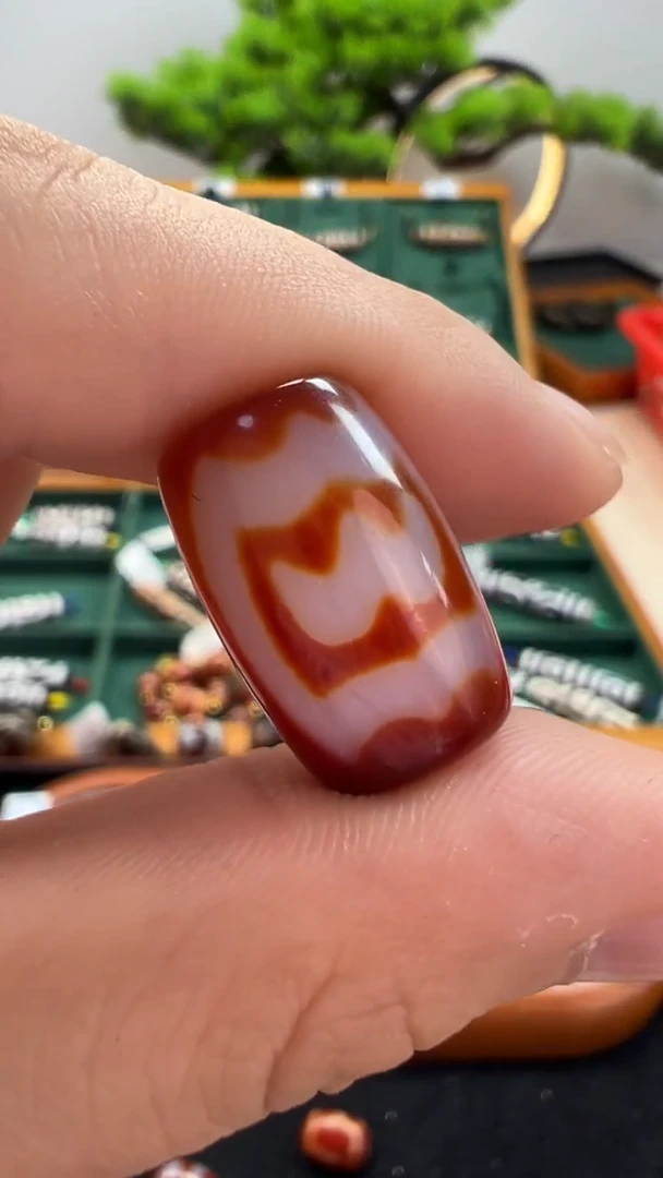 玛瑙/玉髓（覆膜）颈饰未镶嵌南***忙31.（微瑕随机发货）