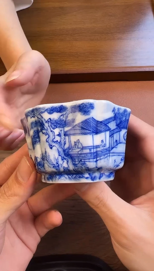 问青坊纯手工手绘青花重工山水柴窑花口杯