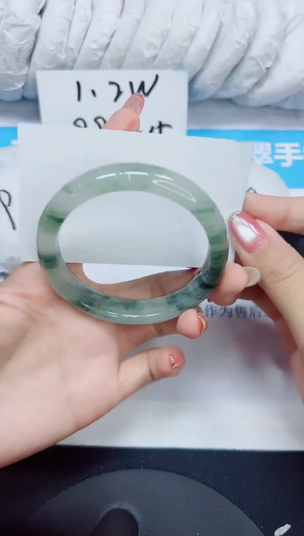 石英质玉手镯未镶嵌323/58.7