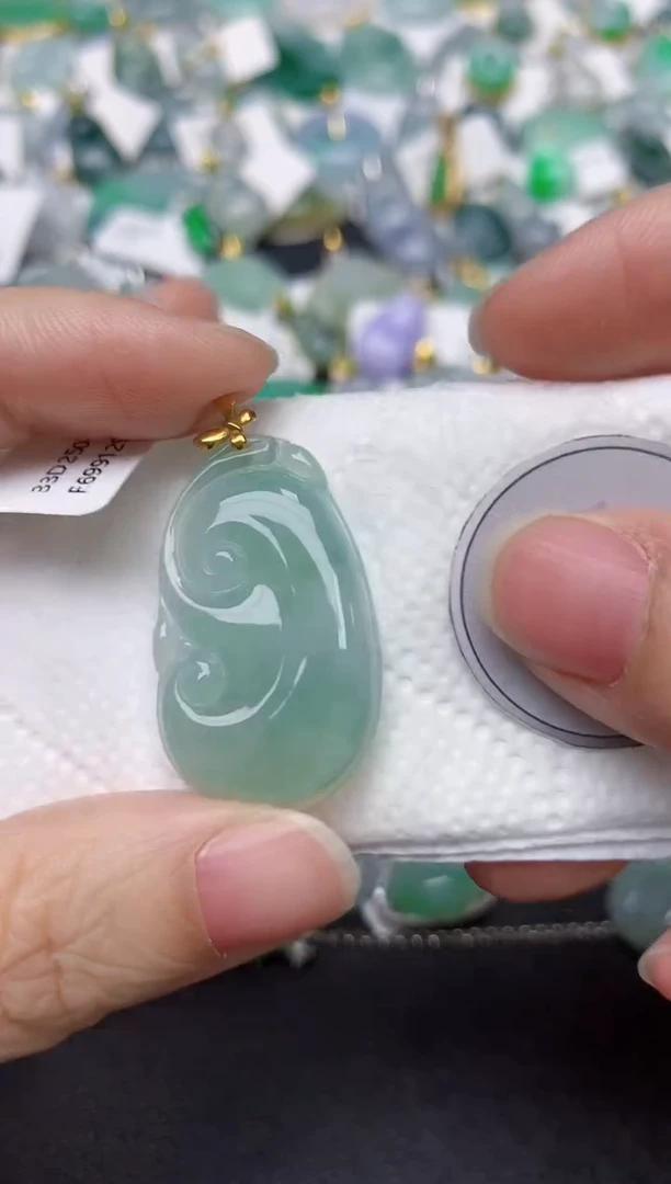 颈饰18K金镶嵌翡翠天然缅甸A货翡翠