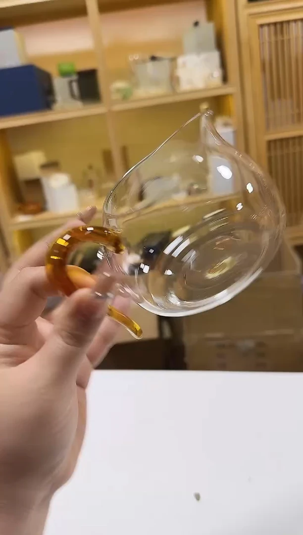 黄色淡然公道杯