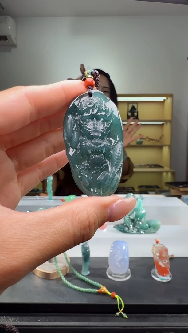 吊坠(不含链)未镶嵌翡翠龙牌