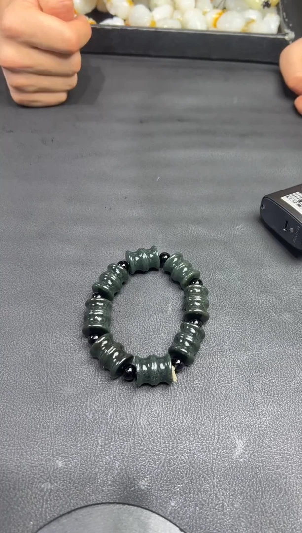 颈饰未镶嵌和田玉肉*龙21