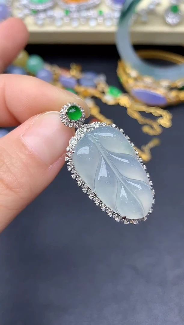 颈饰18K金镶嵌翡翠315-雪姐翡翠天天见