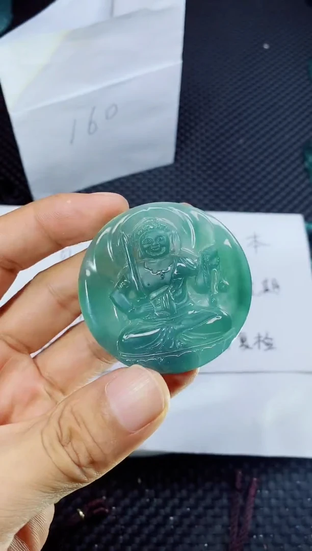 翡翠未镶嵌颈饰