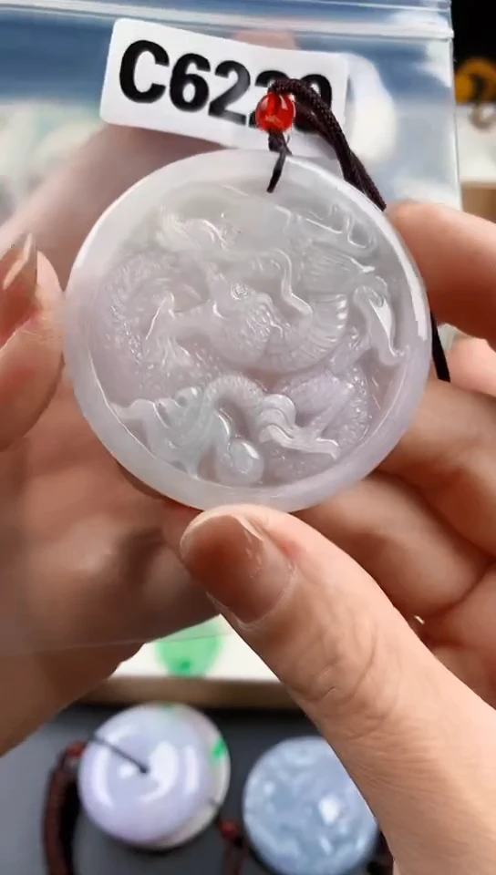 颈饰未镶嵌翡翠天然翡翠吊坠挂件
