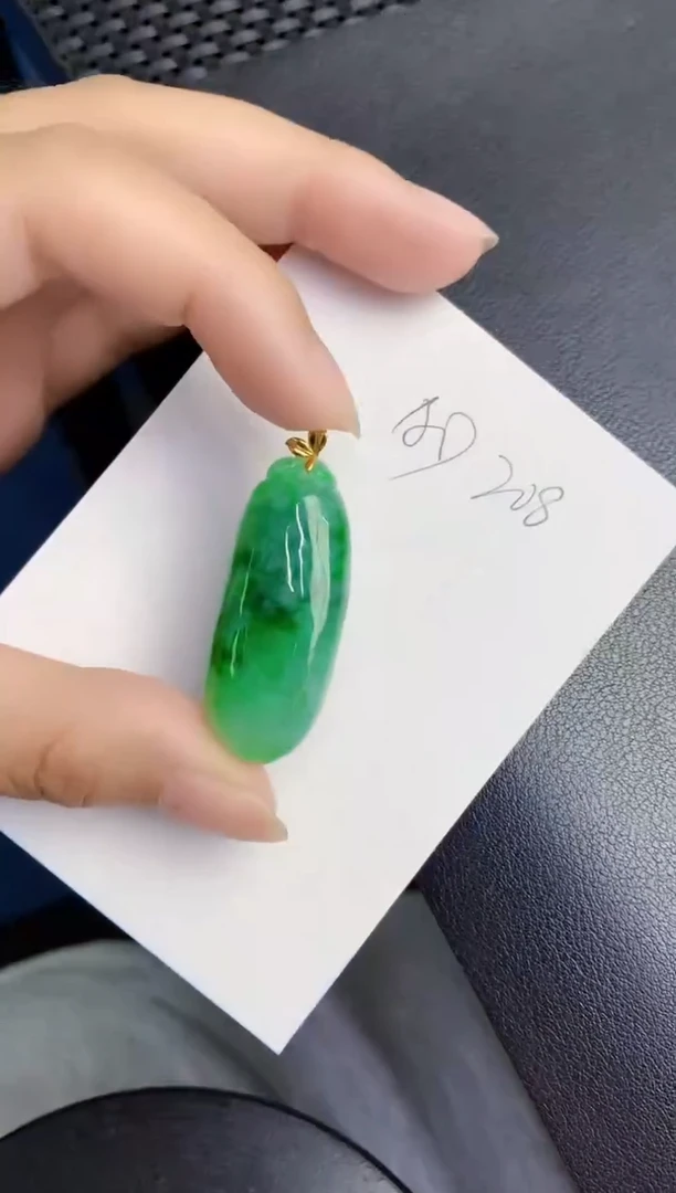 翡翠18K金镶嵌颈饰000000000