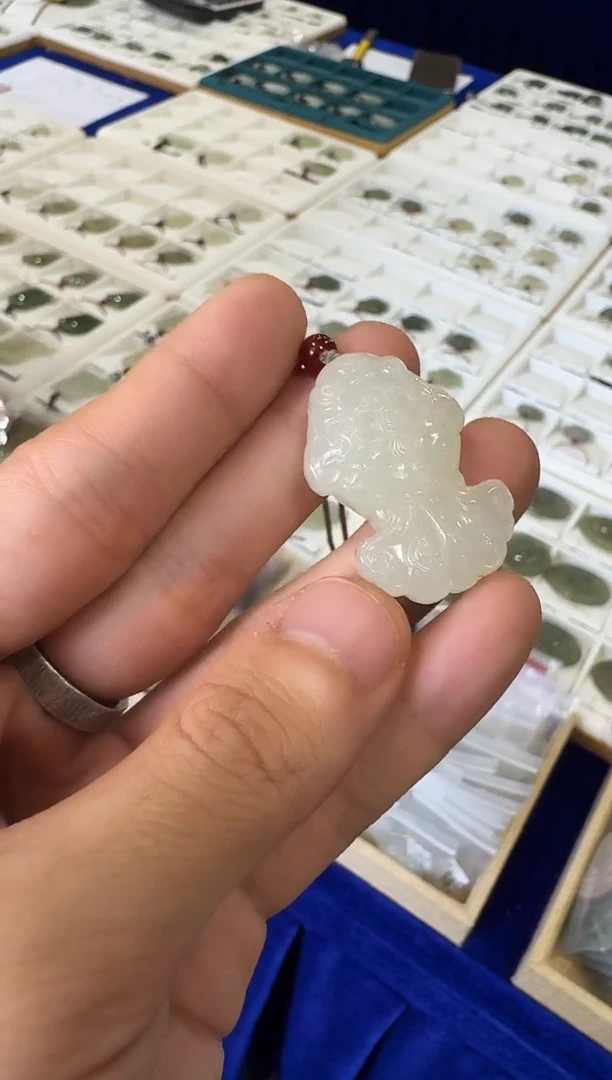 颈饰未镶嵌和田玉连年有余/配绳