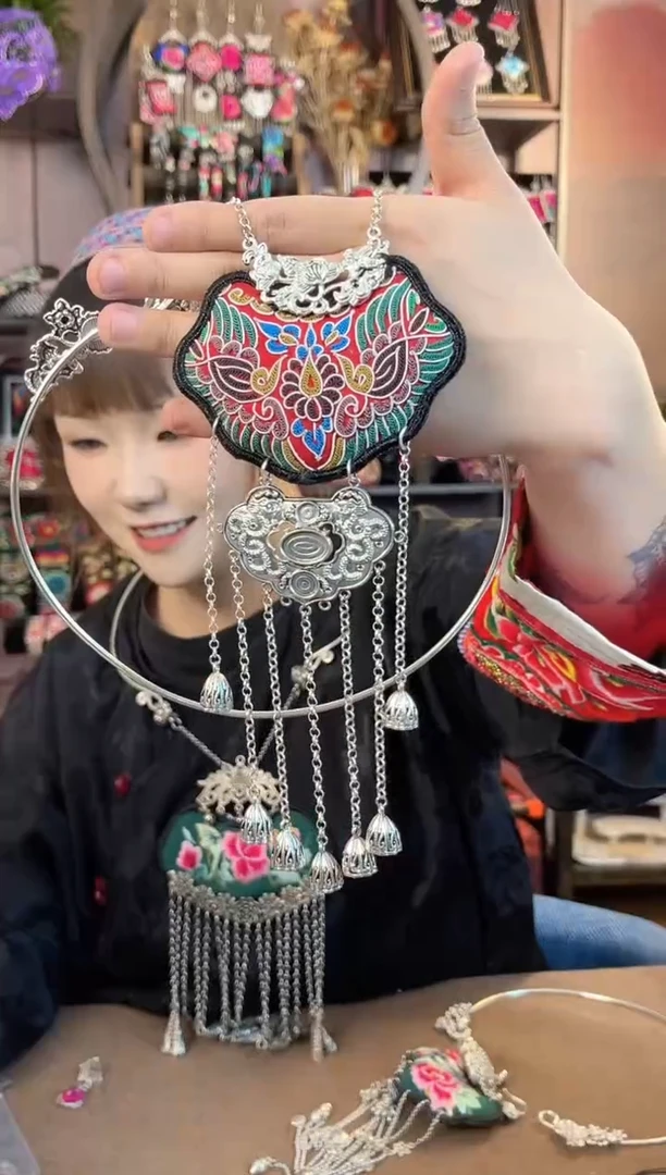 织绣清*民族风手工非遗老绣饰品286