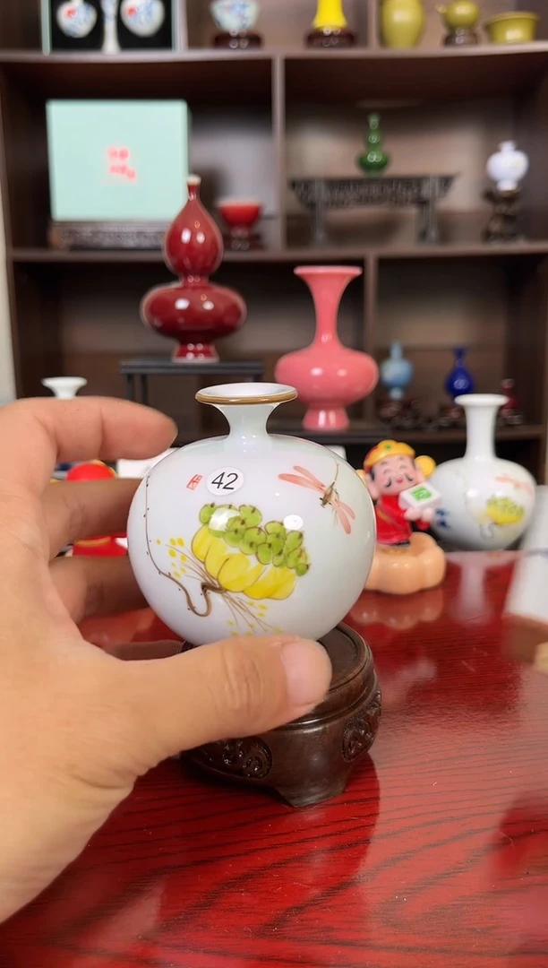 摆件瓷12.11晚小花瓶摆件（手工制品默认微瑕）