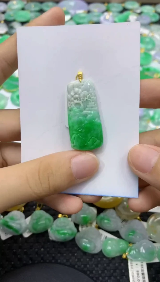 颈饰18K金镶嵌翡翠天然缅甸翡翠A货