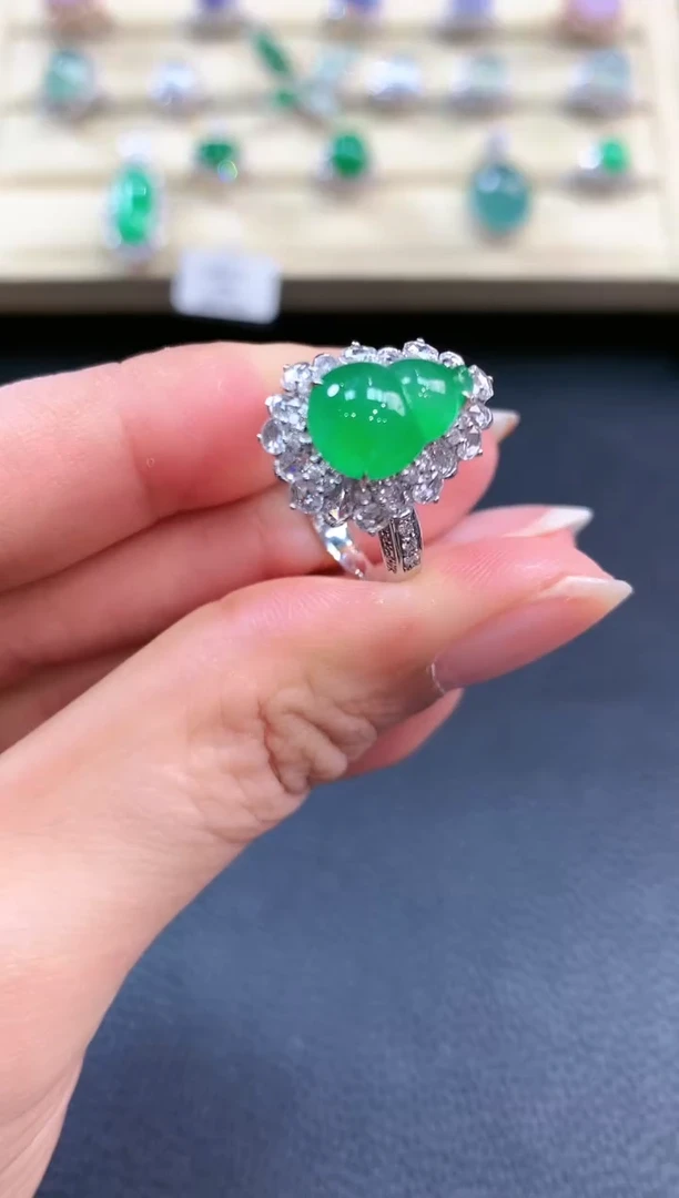 【闪购商品】翡翠戒指18K金镶嵌b172