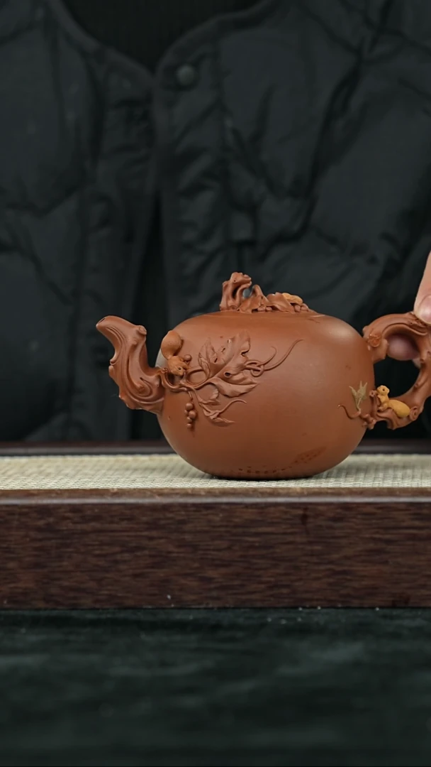 【闪购商品】紫砂茶壶@@DB14630潘潘松鼠葡萄