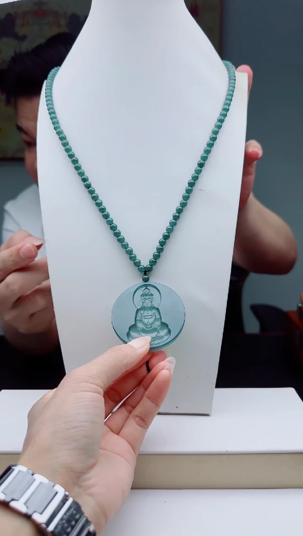 颈饰未镶嵌翡翠多样性发其一