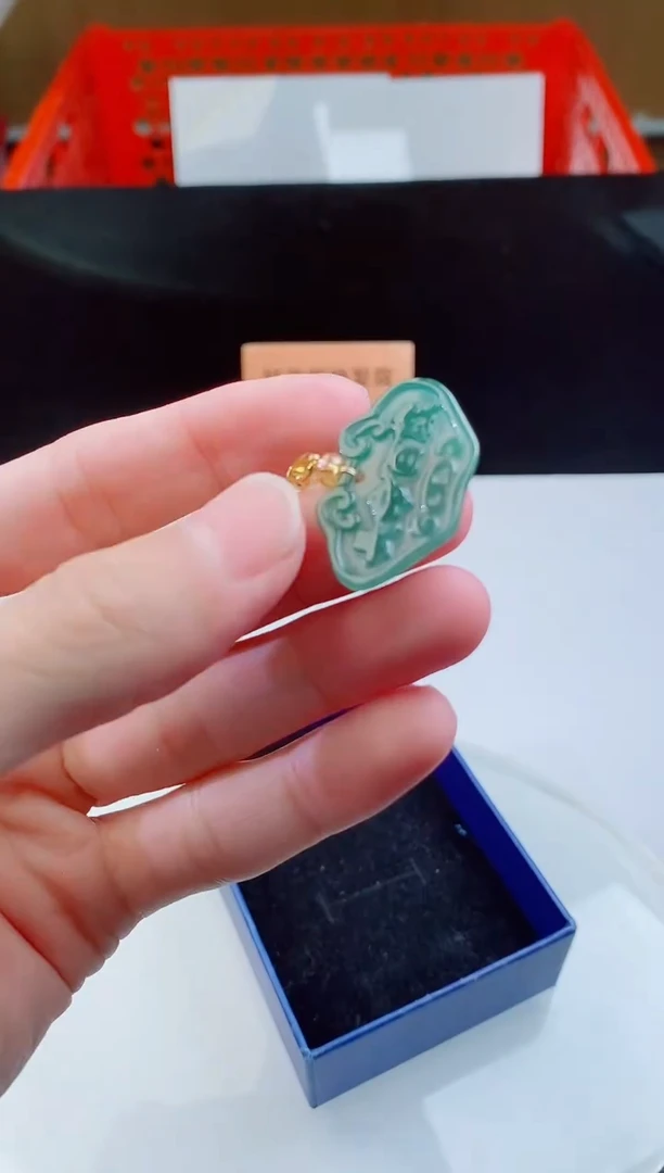 颈饰未镶嵌翡翠     ·