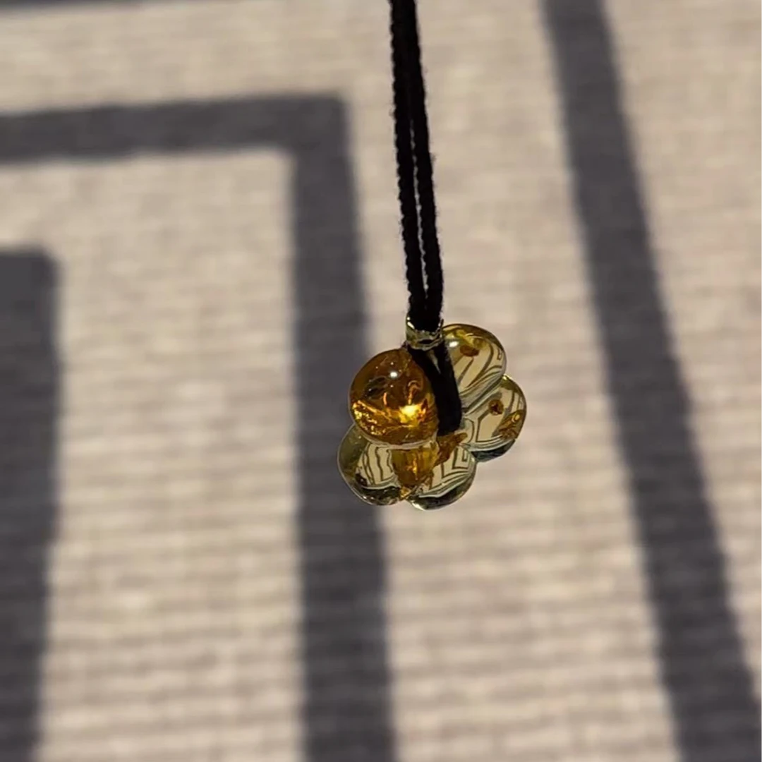 月球来信150花珀编制小花设计款吊坠