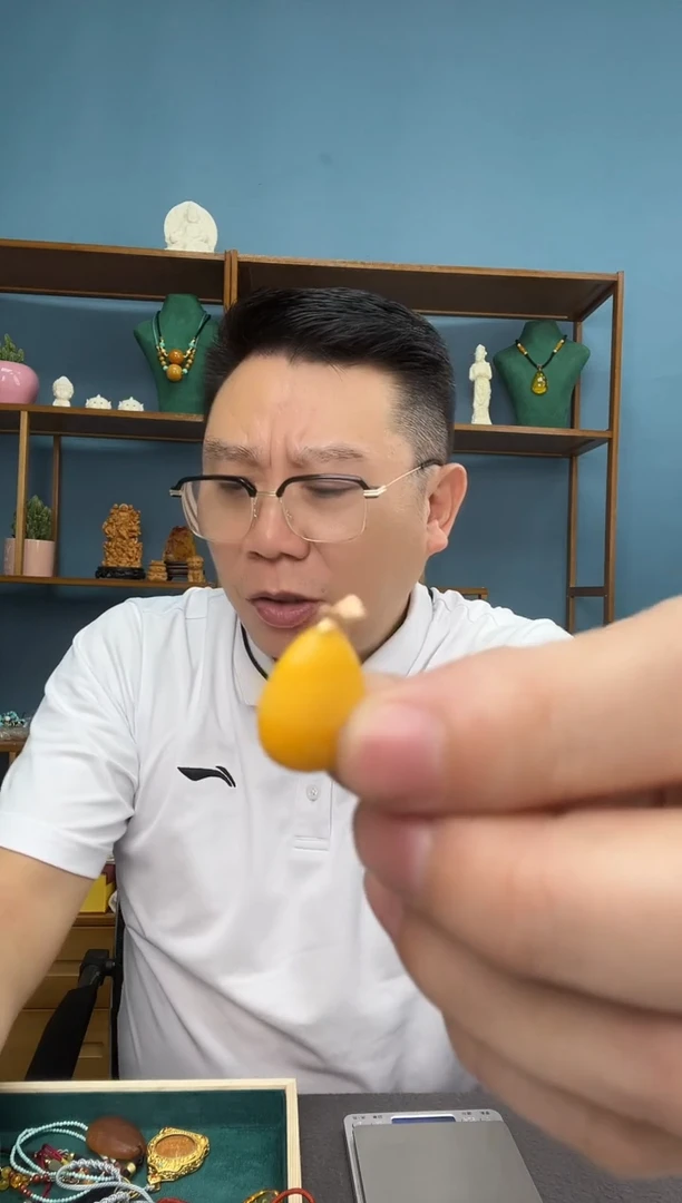 未镶嵌琥珀裸石15（有瑕介意勿拍）