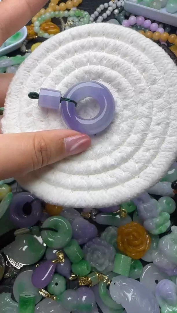 颈饰未镶嵌翡翠天然缅甸翡翠吊坠