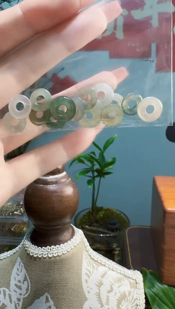 【闪购商品】翡翠颈饰未镶嵌甜甜圈