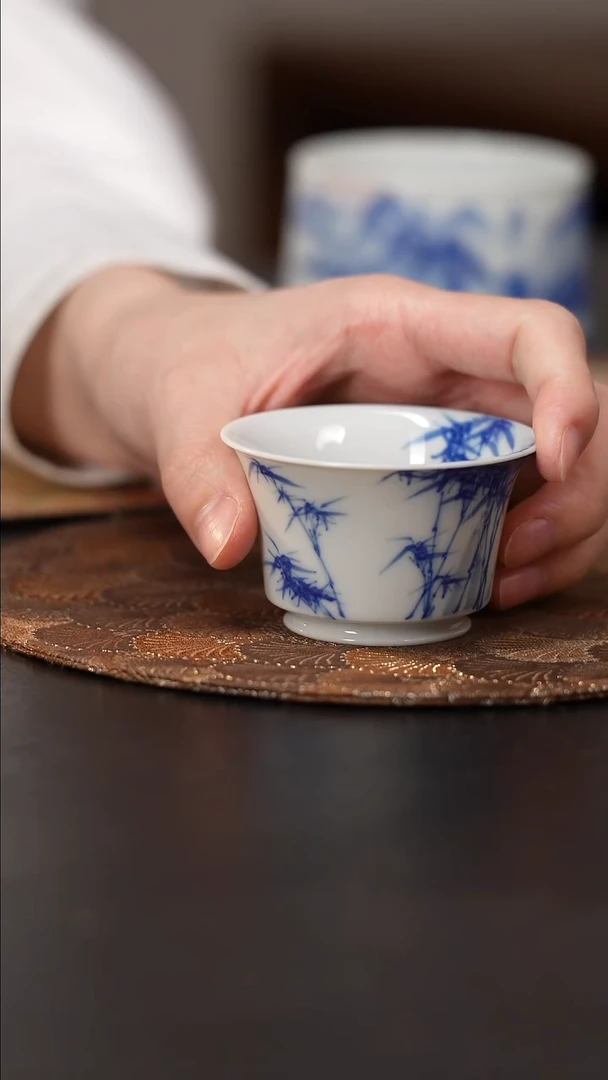 【闪购商品】杯看山柴窑青花竹子