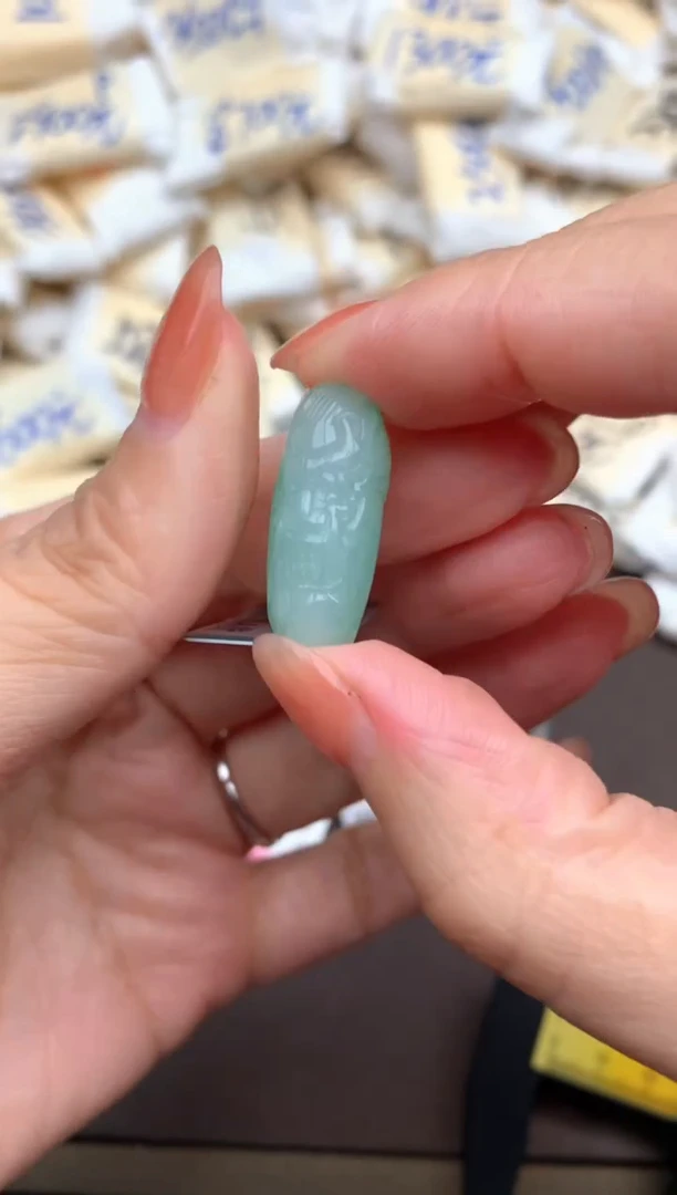 未镶嵌挂件翡翠龙柱