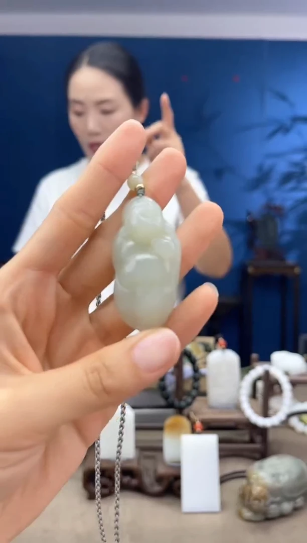 和田玉未镶嵌颈饰1