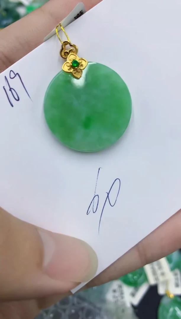 翡翠未镶嵌颈饰1111111111