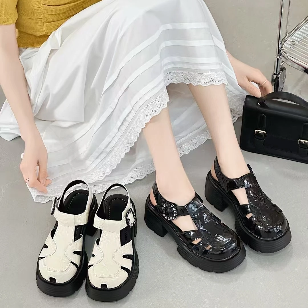 2025夏季新款镂空编织罗马凉鞋女时尚包头软底舒适粗跟猪笼鞋