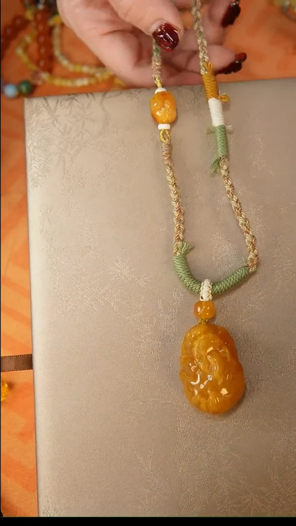 【闪购商品】琥珀颈饰未镶嵌颈饰
