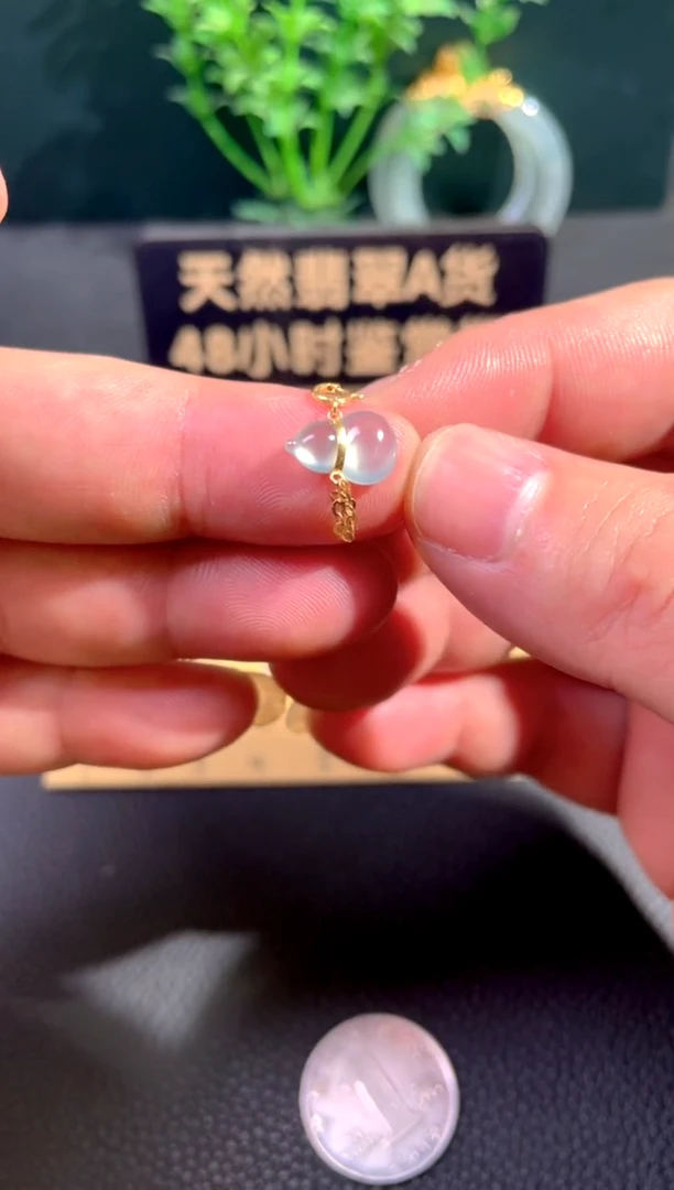 颈饰18K金镶嵌翡翠翡翠