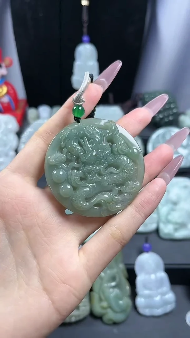 【闪购商品】翡翠颈饰未镶嵌龙牌