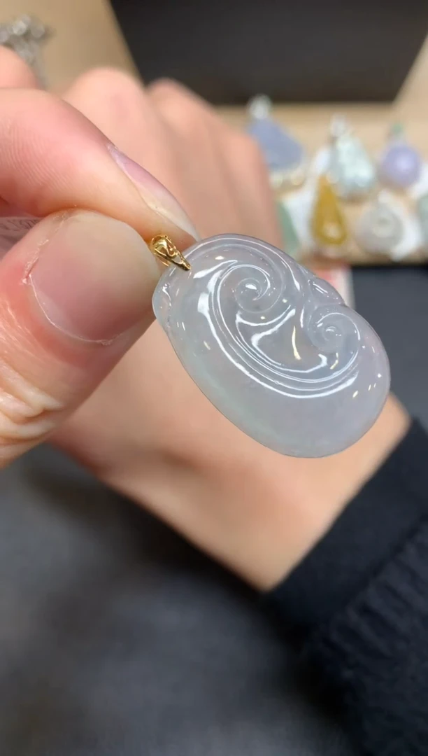 【闪购商品】翡翠颈饰18K金镶嵌如意【无服务费】