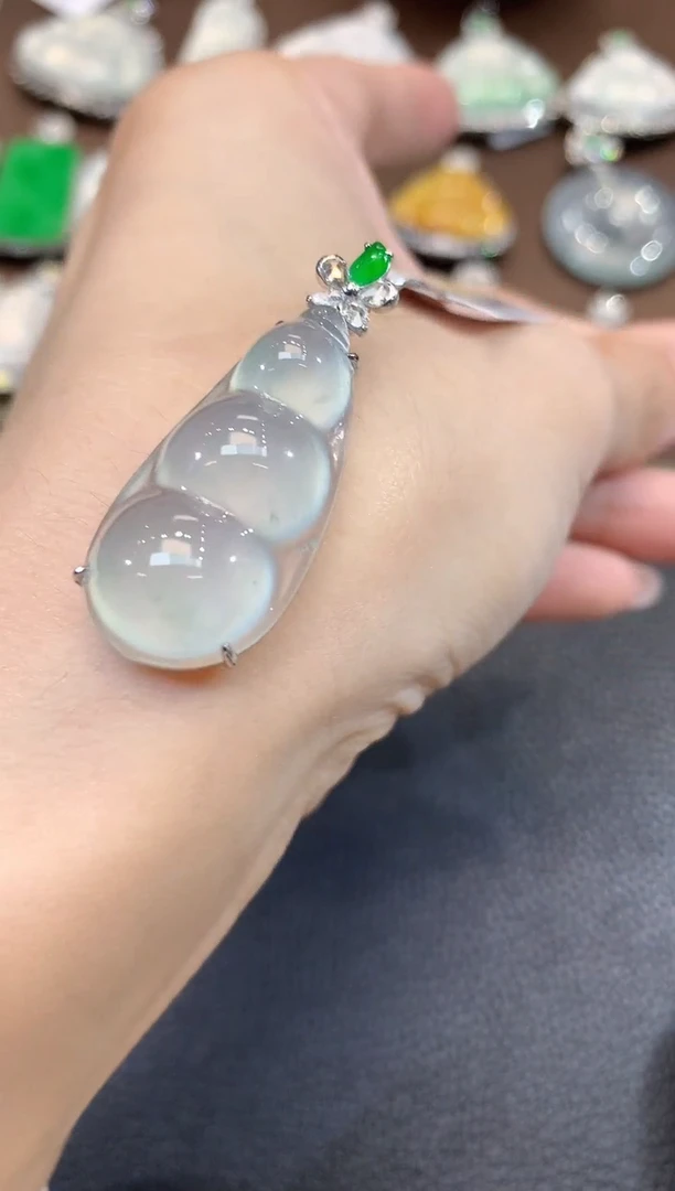 吊坠(不含链)18K金镶嵌翡翠A43