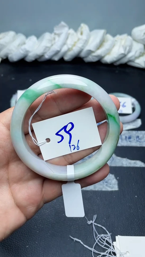 未镶嵌手镯翡翠126